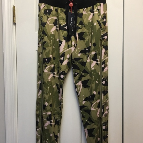 true religion camo joggers